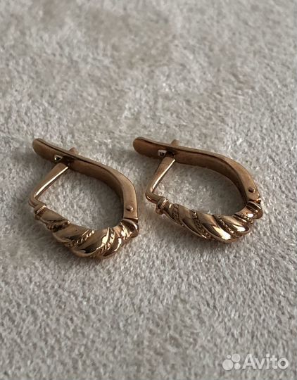 Золотые серьги 583 проба со звездой