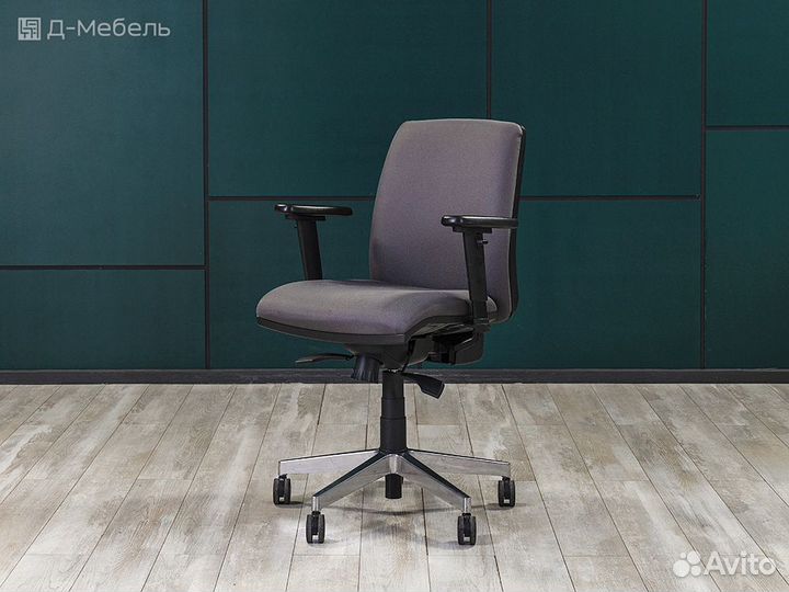 Офисное кресло для менеджера AOF Италия