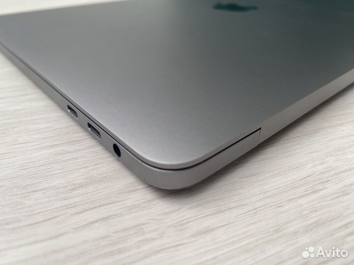 MacBook Pro 13 2018 A1989