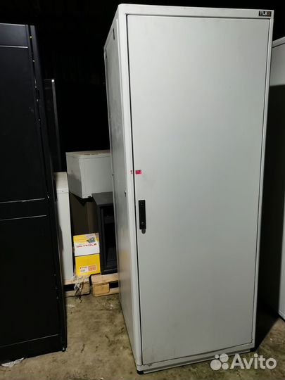 Шкаф серверный напольный TLK 42U