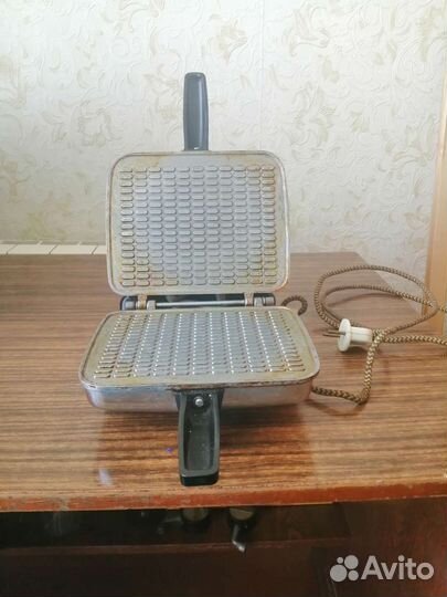 Электрическая вафельница СССР
