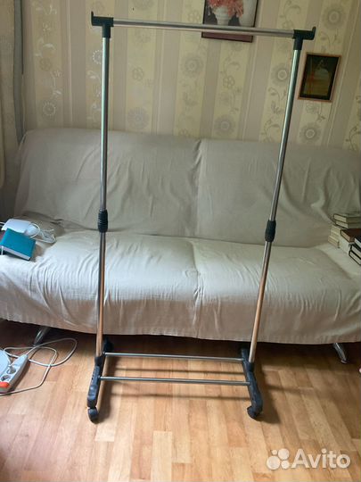 Вешалка напольная для вещей