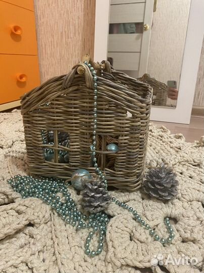 Корзина плетеная из бумажной лозы