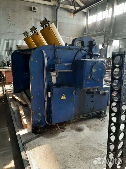 Ножницы гильотинные