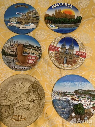 Сувенирные тарелки из разных стран настенные