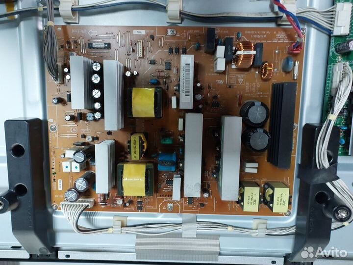 Телевизор LG 42PG200R (Разбор)(По запчастям)