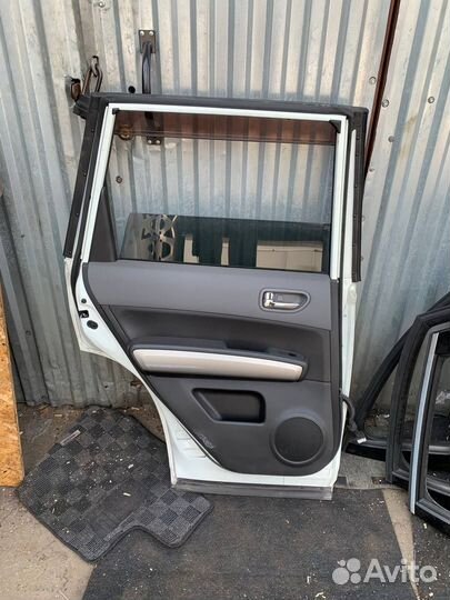 Левая задняя дверь Ниссан Икстрейл Т31