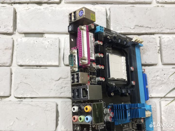 AM3 Asus M4A77TD (4xDDR3, Phenom II до 140W)