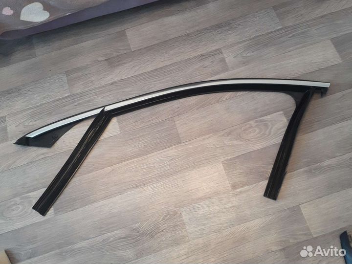 Уплотнитель стекла Mercedes E-Class W213 передний