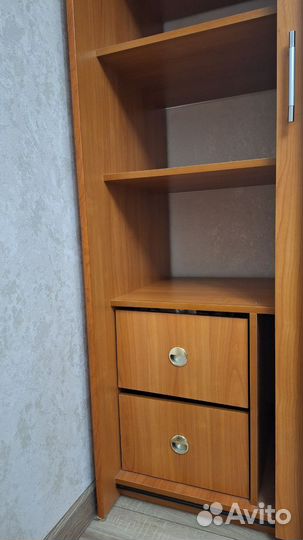 Шкаф-купе в хорошем состоянии