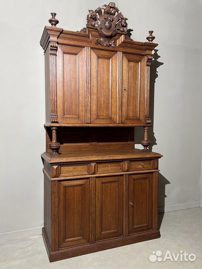 Антикварный дубовый буфет, реставрирован