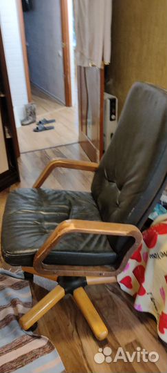 Офисное Кожанное кресло