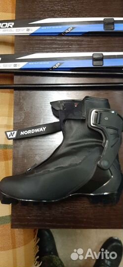 Лыжные ботинки