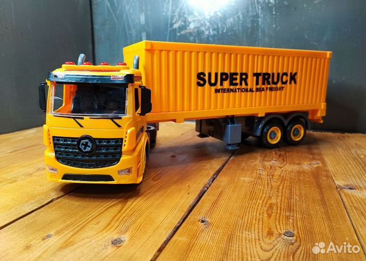 Автомобиль. Игрушка для юных инженеров