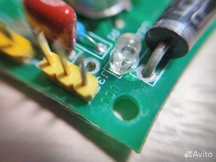 Источник опорного напряжения