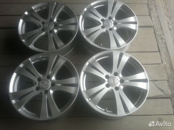 Классное литье Manaray Sport Reverline R18