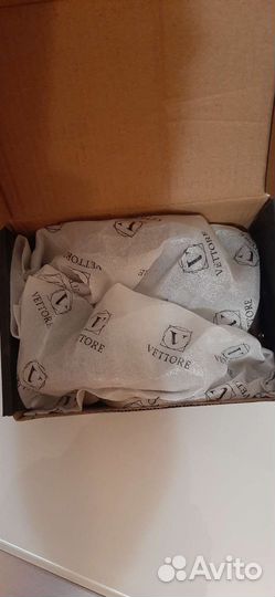 Дверная ручка новая с фиксатором