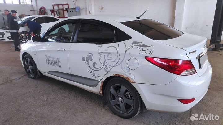 Hyundai Solaris 1.6 AT, 2012, 565 412 км