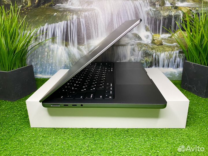 Macbook Pro 14 2022 m1 16/1Tb Идеальный