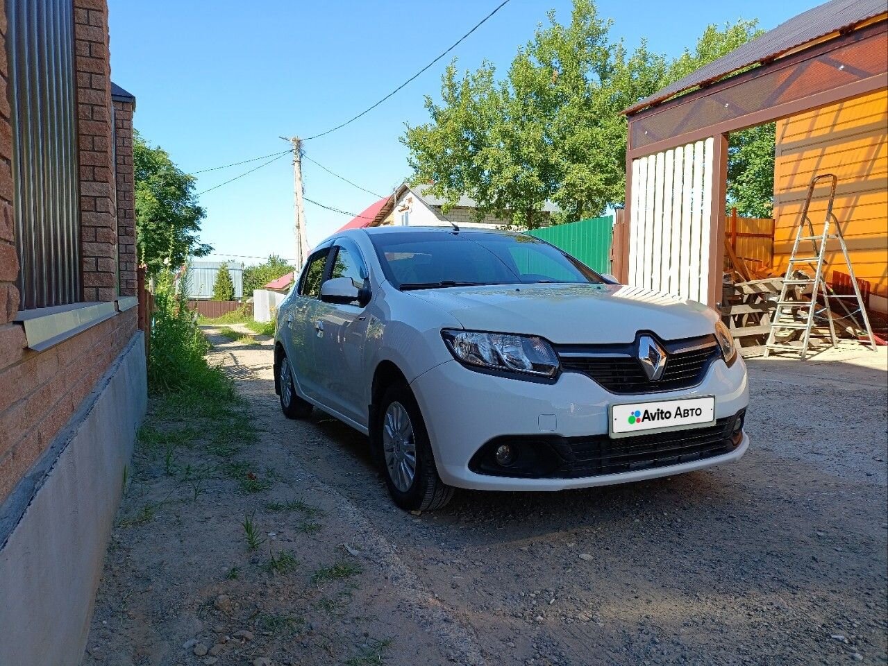 Renault Logan: фото владельца