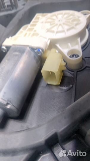 Стеклоподъемник электрический левый передний Chrysler Voyager, 2008