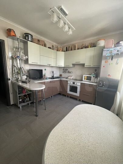 3-к. квартира, 80 м², 15/17 эт.