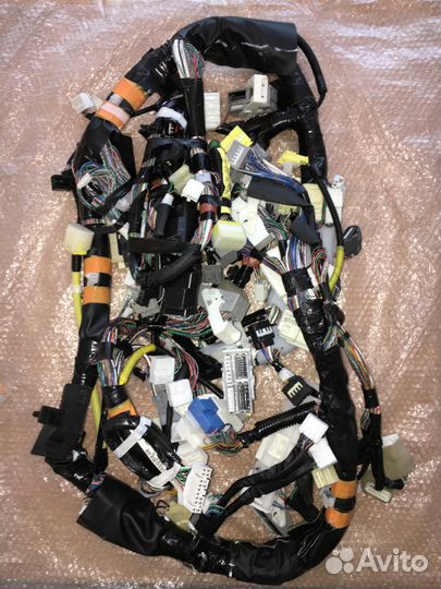 Жгут проводов toyota LC100 1hdfte 8213660176