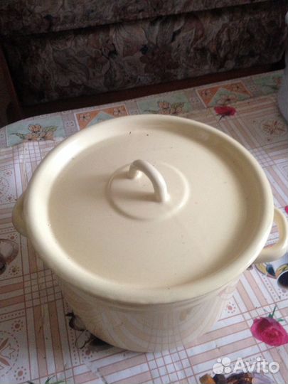 Кастрюля эмалированная новая