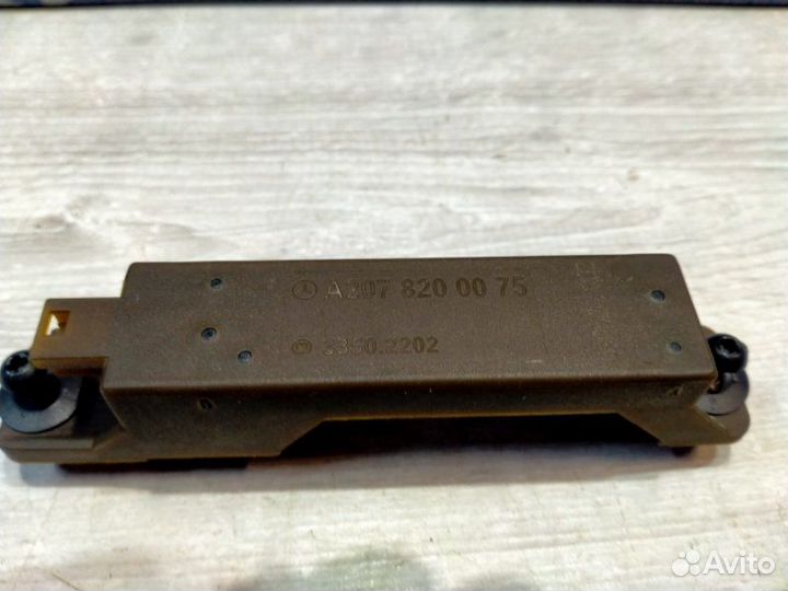 Антенна Mercedes-Benz 212.054 E 300 212 272.952