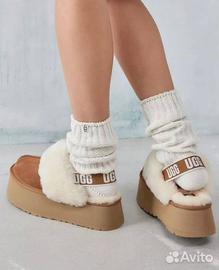 Женские угг на платформе Ugg funkette suede