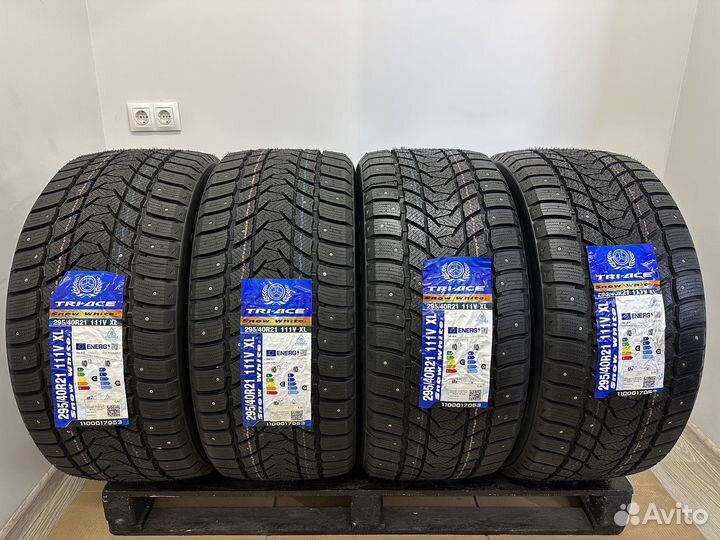 Tri Ace Snow White II Stud 295/40 R21 V