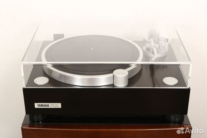 Проигрыватель винила Yamaha GT-2000