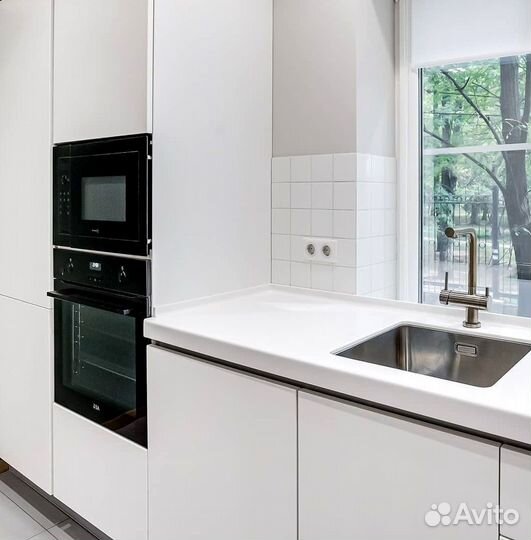 Кухонный гарнитур в современном стиле на заказ