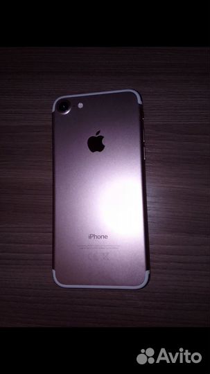Телефон iPhone 7