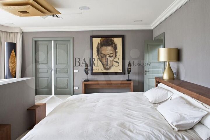 Дом 806 м² на участке 47 сот.