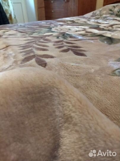 Плед покрывало на кровать б/у