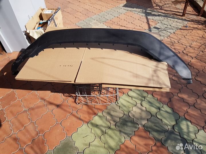 Продам губу на бампер на Шкоду Кодиак б/у оригинал