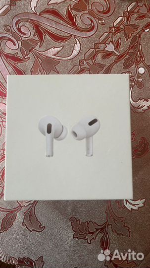Наушники AirPods
