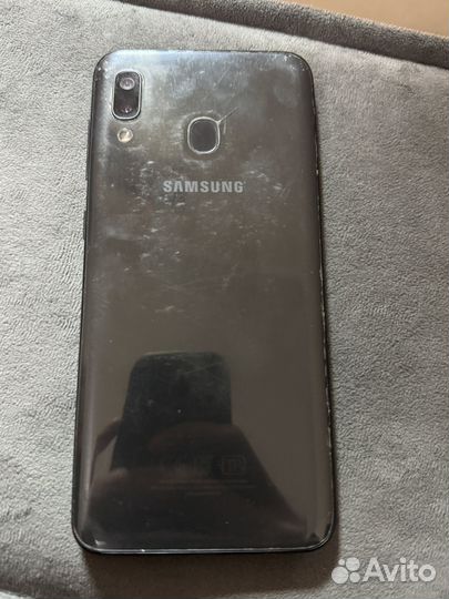 Samsung Galaxy A20, 3/32 ГБ