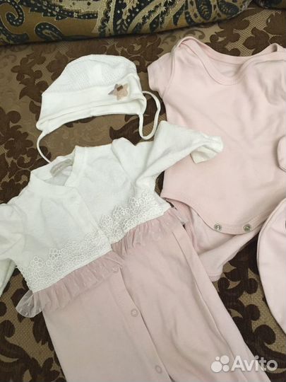 Комплект на выписку для девочки