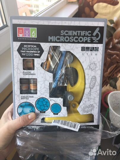 Игрушка микроскоп