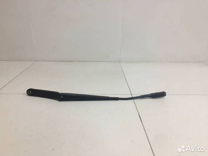 Поводок стеклоочистителя передний левый Skoda Octa