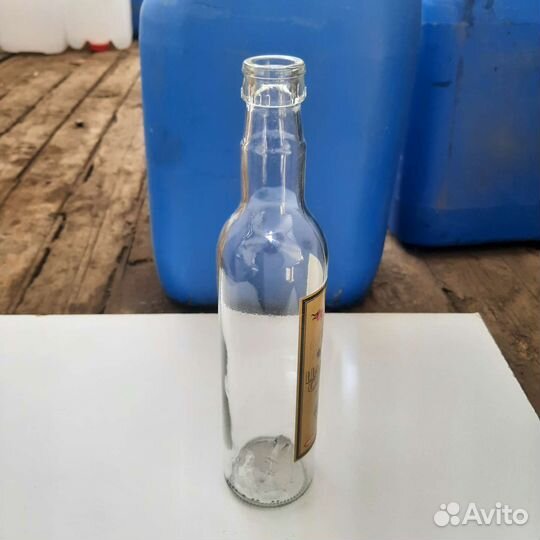Бутылка гуала и другая