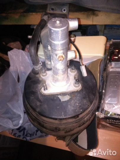 Главный тормозной цилиндр с вакуумником Toyota Hil