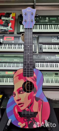 Укулеле новая