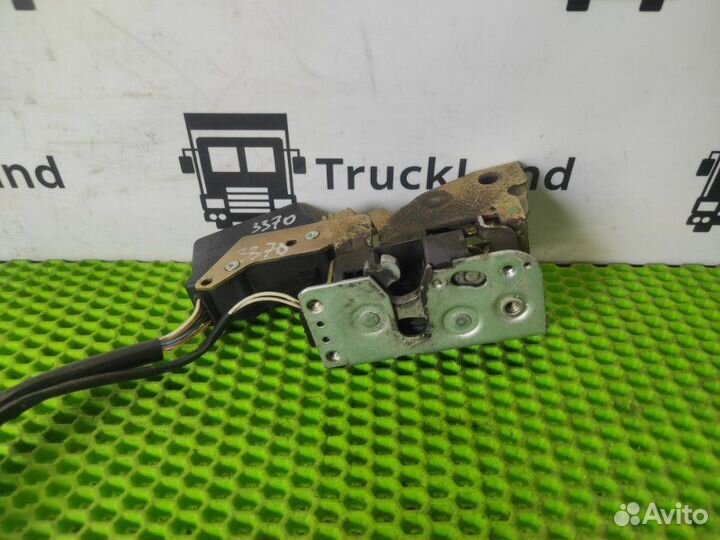 Замок боковой двери передний правый Man Tgx