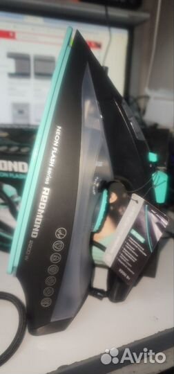 Утюг redmond RI-C268 черный