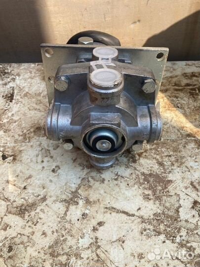 Главный тормозной кран Камаз 5320