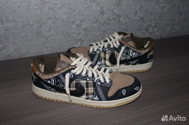 Nike sb dunk low x travel Scott