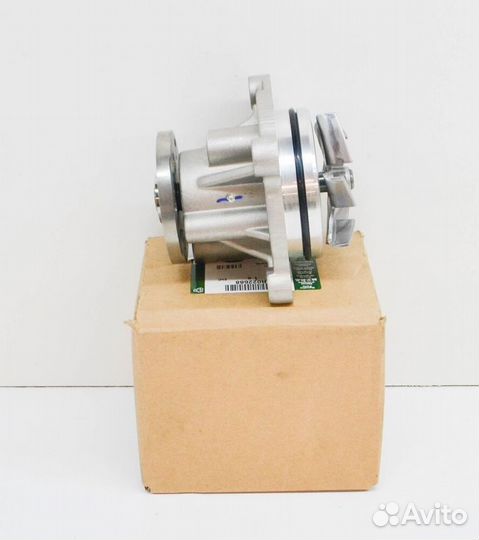 Водяной насос Range Rover 4.4TD LR022688